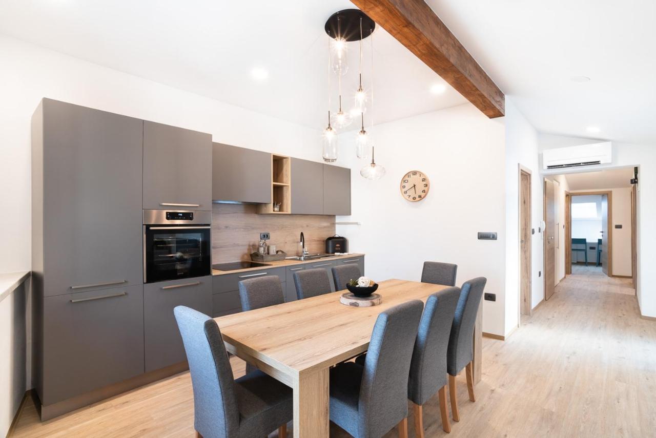 Capraria Appartments In Historic Center, With Private Parking Koper Exterior foto