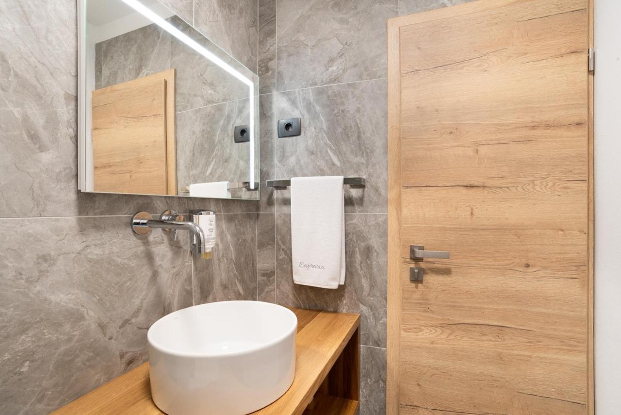 Capraria Appartments In Historic Center, With Private Parking Koper Exterior foto