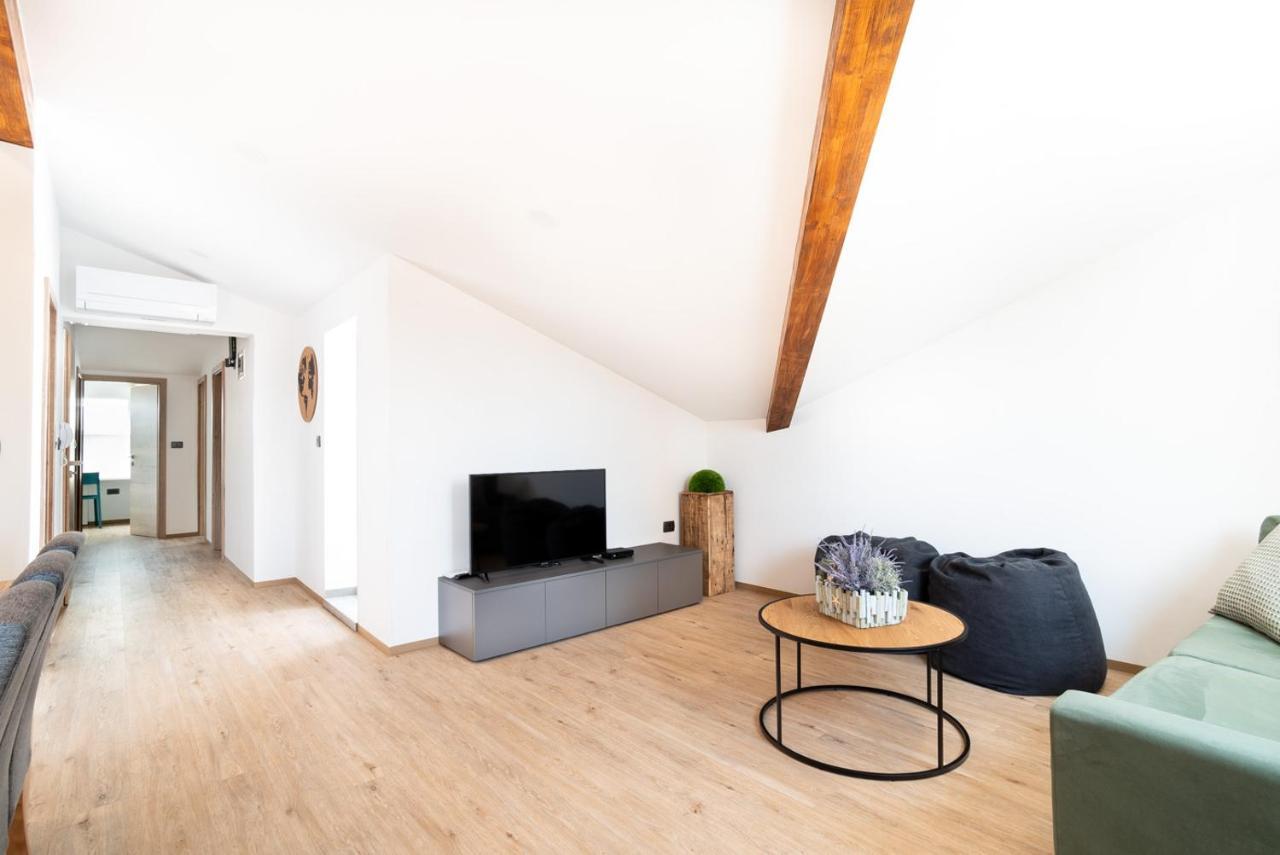 Capraria Appartments In Historic Center, With Private Parking Koper Exterior foto