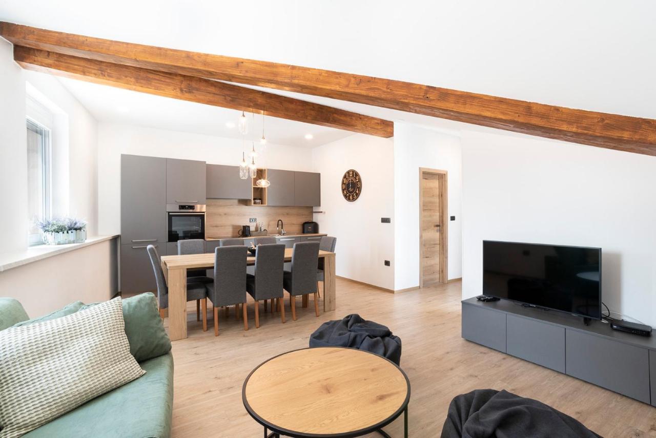 Capraria Appartments In Historic Center, With Private Parking Koper Exterior foto